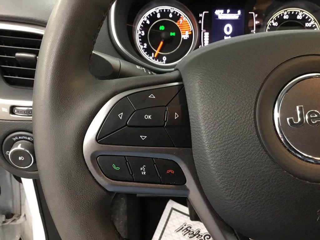 Used 2022 Jeep Cherokee Latitude w/ Trailer Tow Group image 11