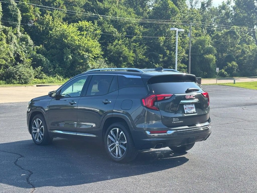 Used 2020 GMC Terrain Denali w/ Denali Premium Package FWD image 5