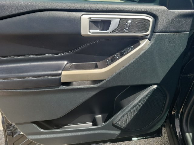 Certified 2023 Ford Explorer XLT RWD image 18