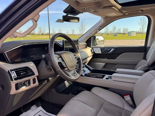 Used 2022 Lincoln Navigator L Reserve AWD/4WD image 8