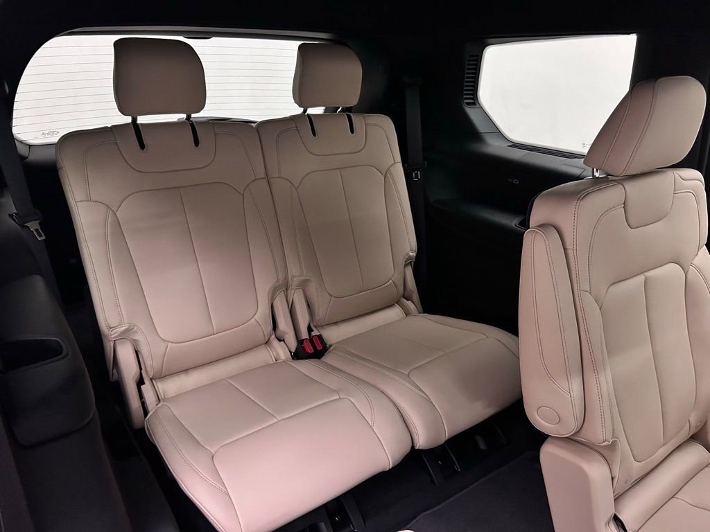 New 2026 Jeep Grand Cherokee L Limited image 16