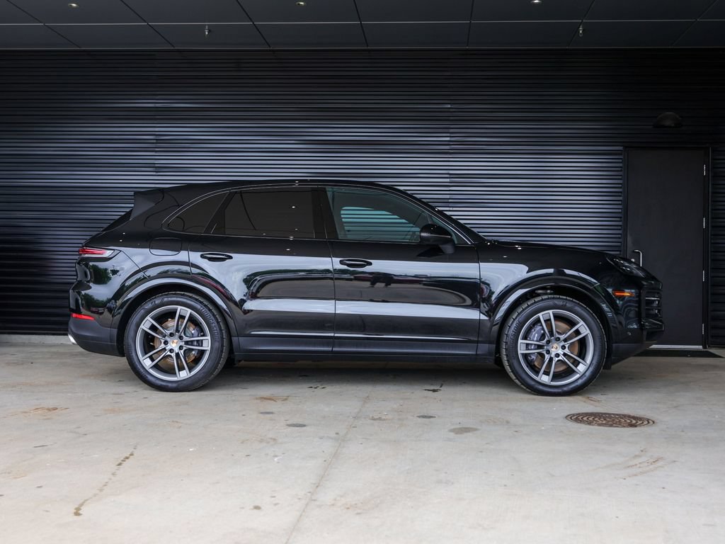 Certified 2025 Porsche Cayenne AWD/4WD image 8