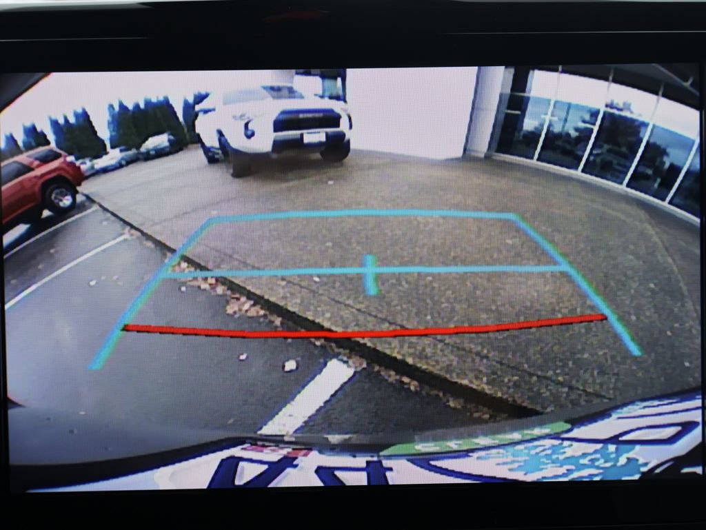 Used 2021 Toyota Sienna XLE image 17