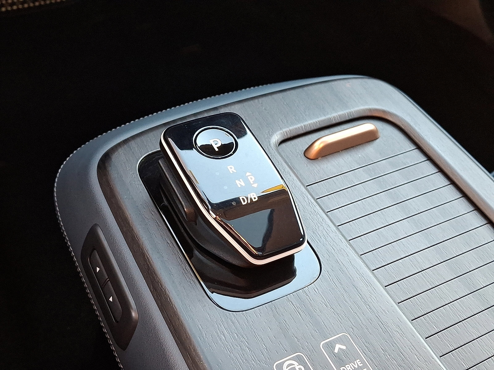 Certified 2024 Nissan Ariya AWD image 15