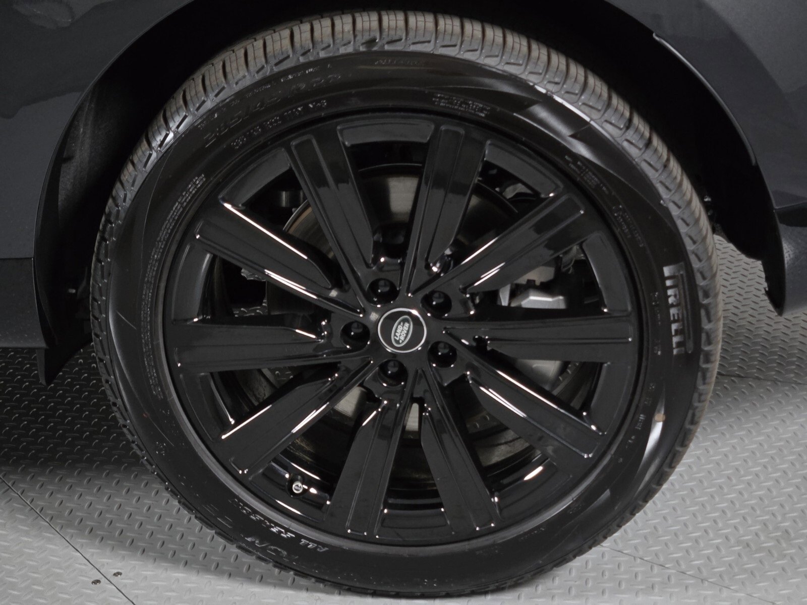 New 2025 Land Rover Range Rover SE image 10