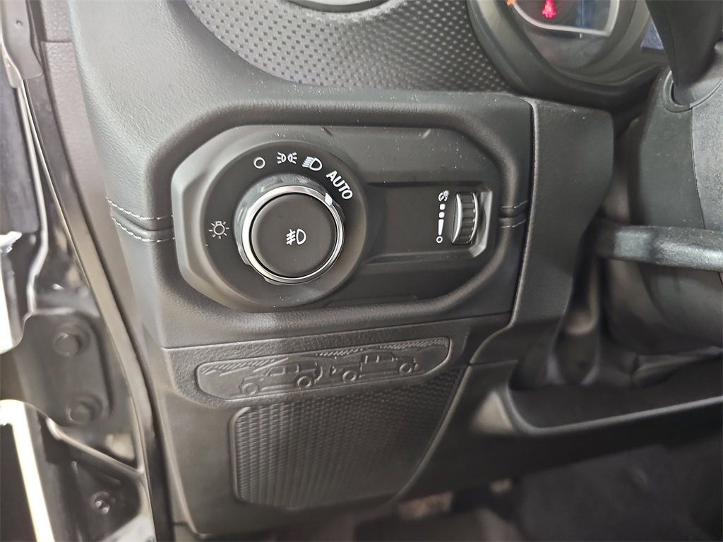 Used 2024 Jeep Wrangler Rubicon w/ Convenience Group image 31