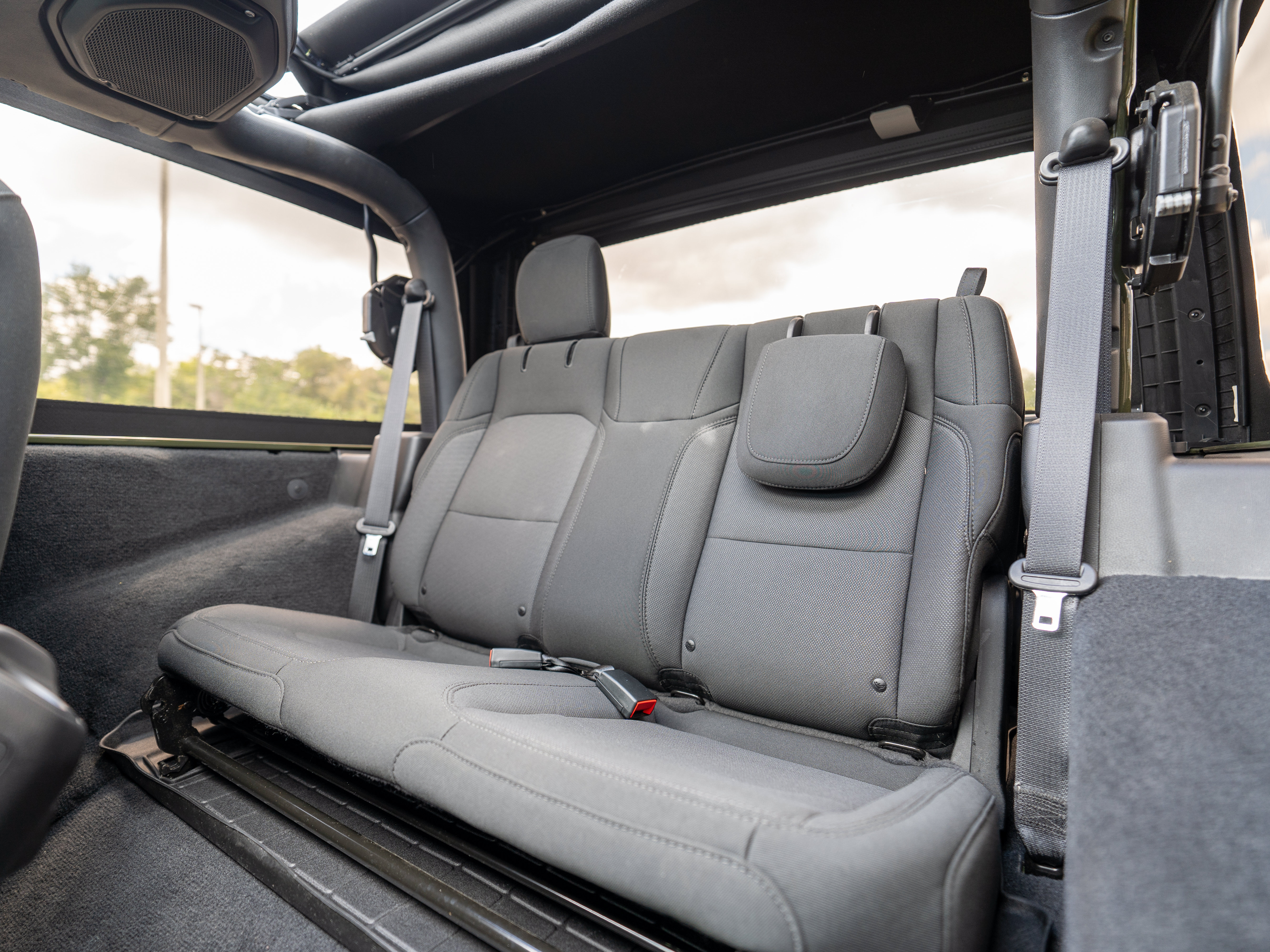 Used 2023 Jeep Wrangler Sport AWD/4WD image 9