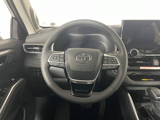 New 2026 Toyota Highlander Limited AWD/4WD image 14