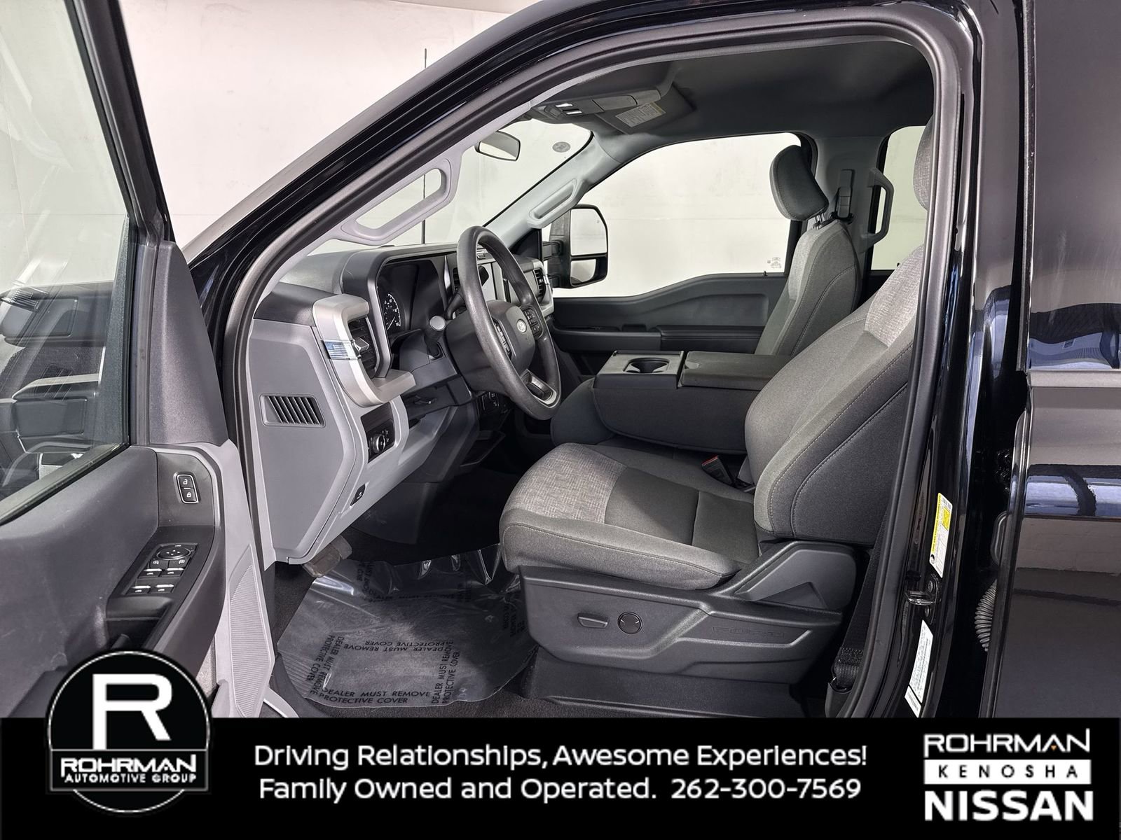 Used 2025 Ford F250 XLT image 4