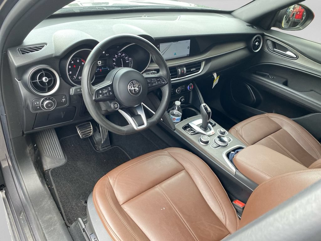 Used 2022 Alfa Romeo Stelvio Ti w/ Active Assist Plus Package AWD/4WD image 15