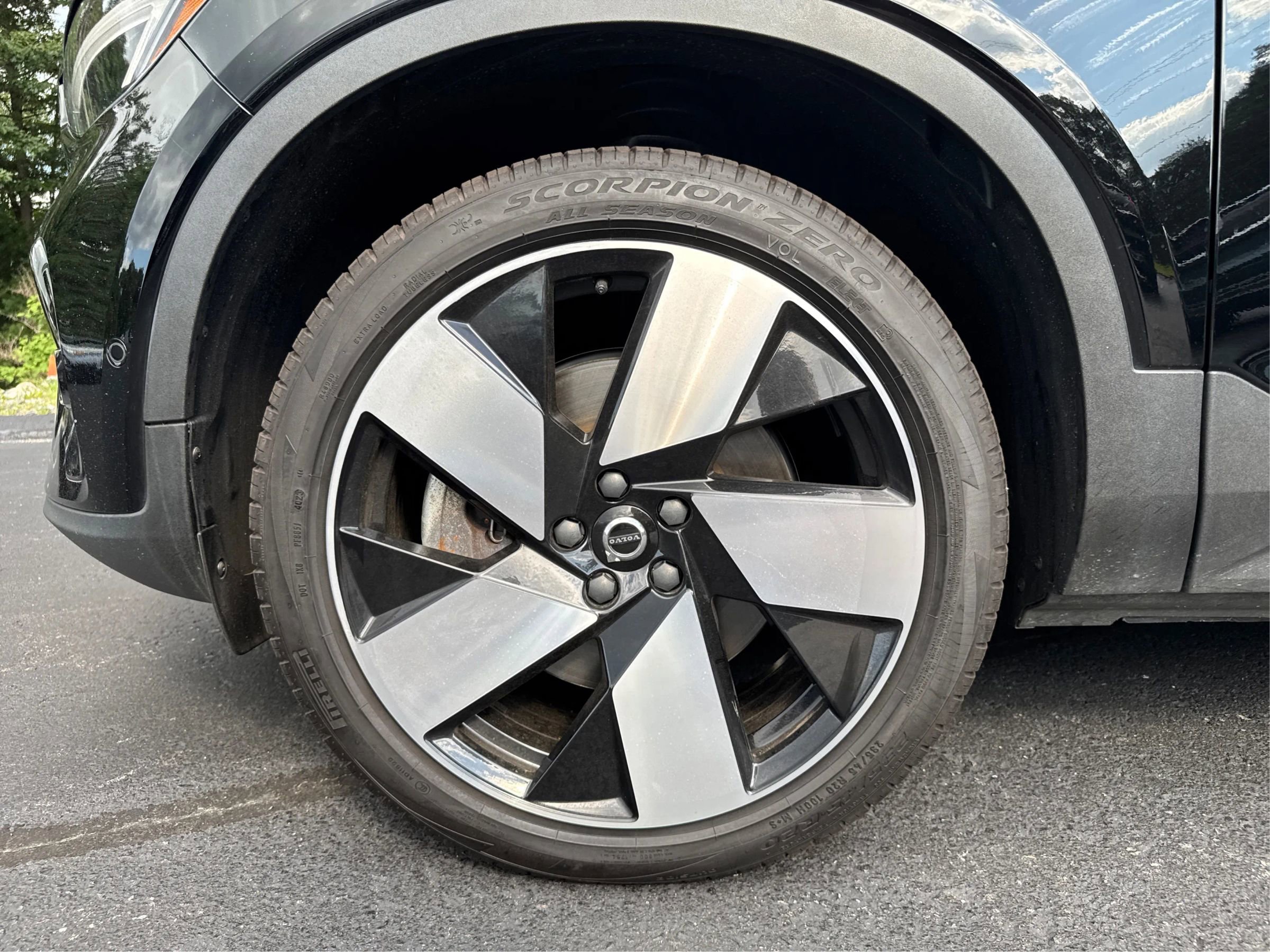 Used 2022 Volvo C40 P8 Recharge Ultimate image 15