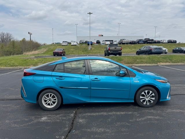 Used 2021 Toyota Prius Prime LE image 2