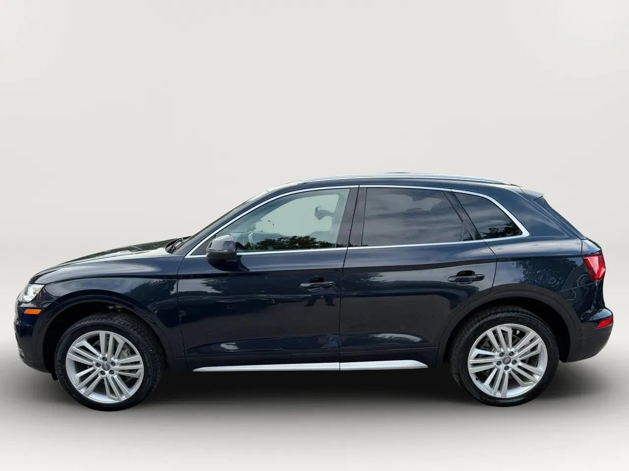 Used 2018 Audi Q5 2.0T Premium Plus w/ Premium Plus Package AWD/4WD image 6