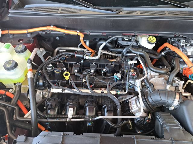 Certified 2025 Ford Maverick Lariat AWD/4WD image 27