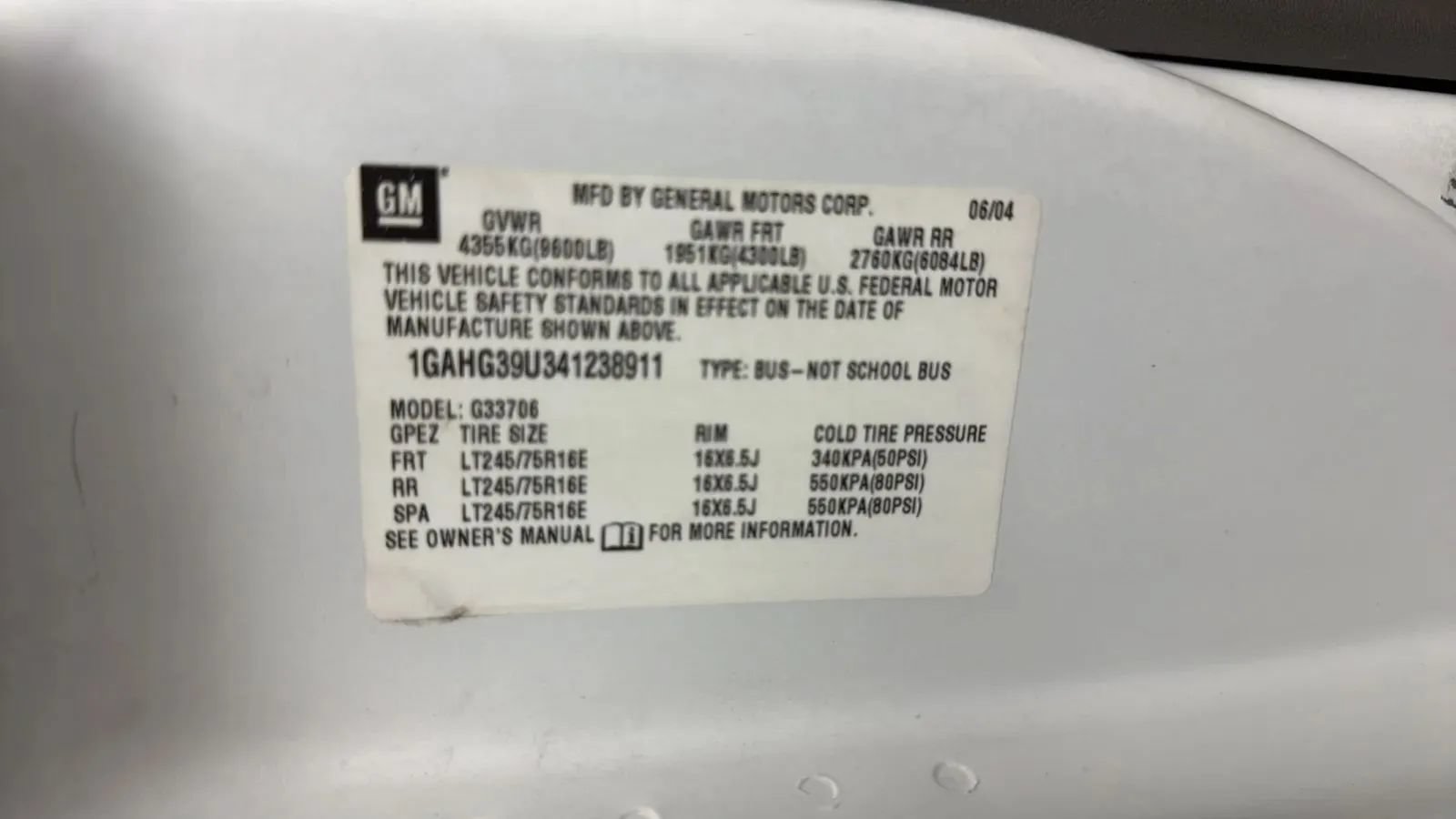 Used 2004 Chevrolet Express 3500 Extended Passenger w/ LS Preferred Equipment Group RWD image 23