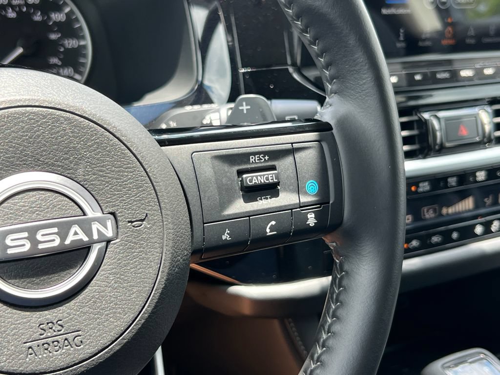 Used 2025 Nissan Pathfinder SL AWD/4WD image 33