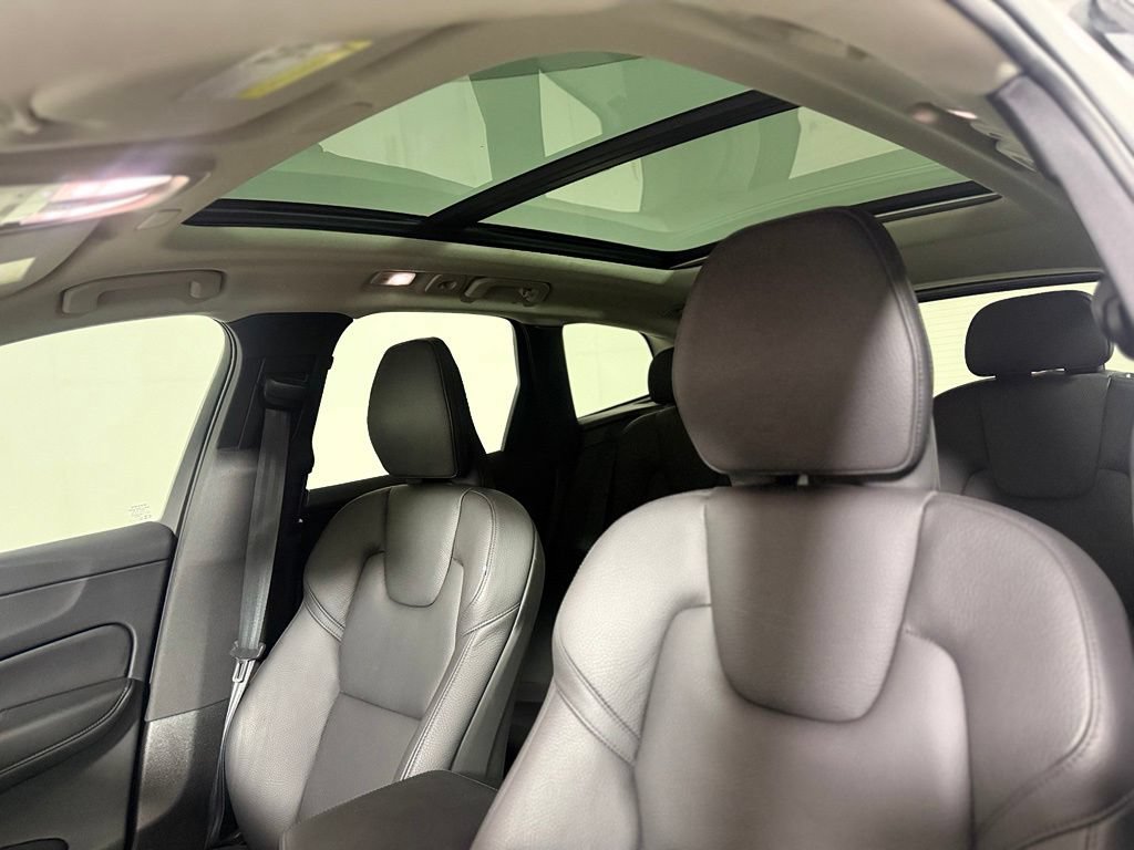 Used 2024 Volvo XC60 B5 Plus w/ Protection Package Premier AWD/4WD image 20