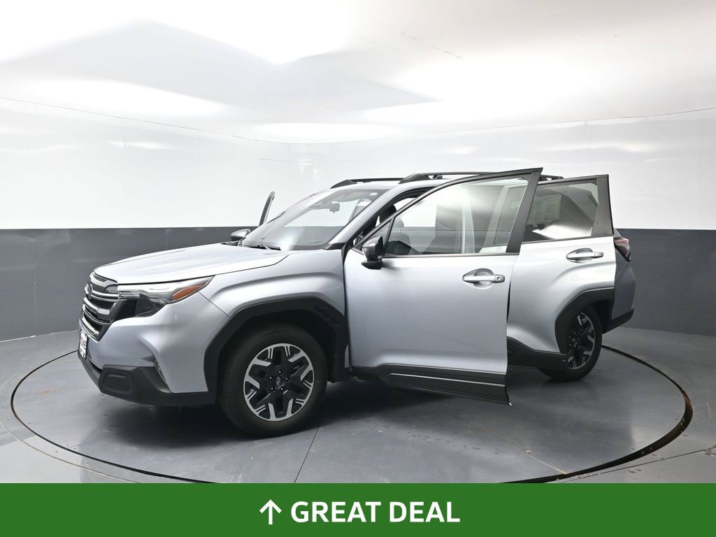 Used 2025 Subaru Forester Premium AWD/4WD image 58