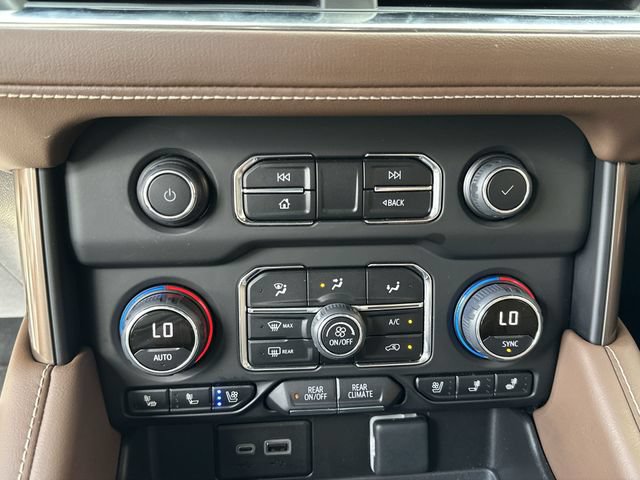 Certified 2023 Chevrolet Suburban High Country w/ Premium Package RWD image 11