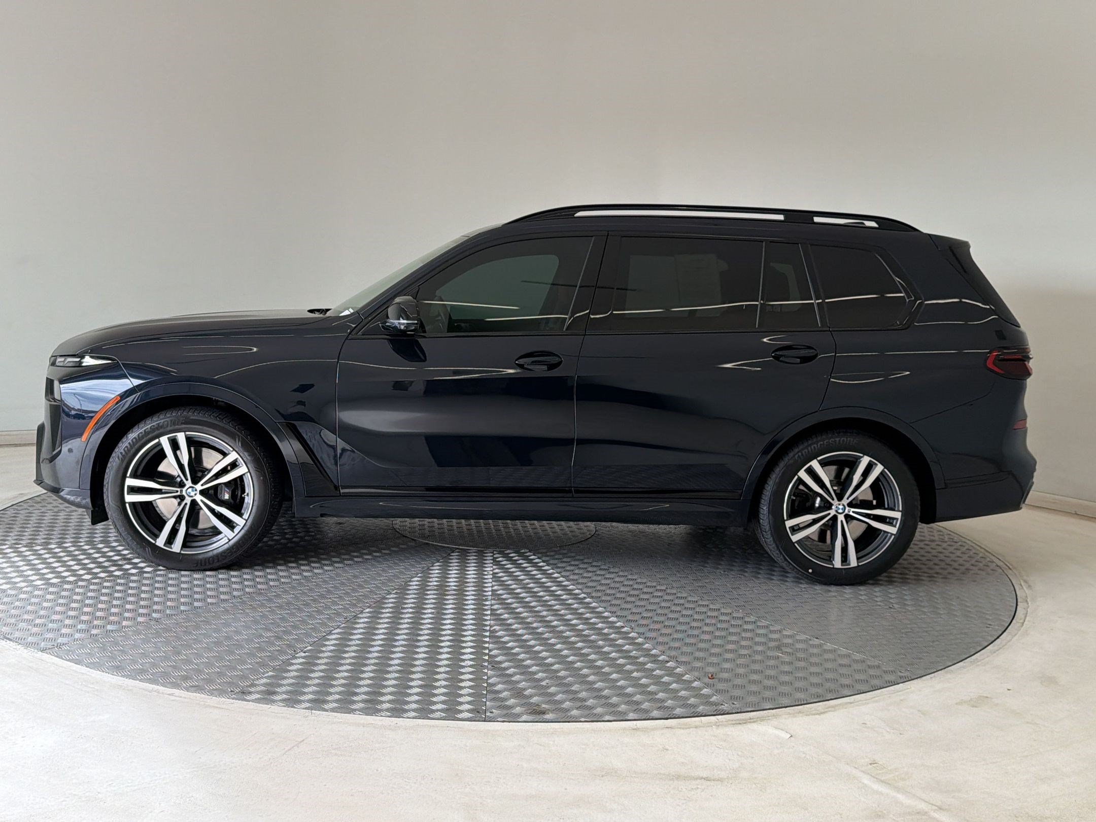 Certified 2025 BMW X7 M60i w/ Executive Package AWD/4WD image 2