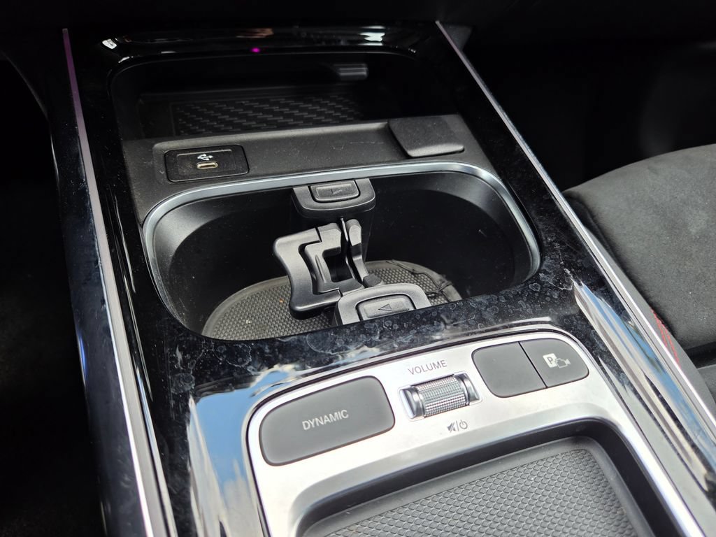 Used 2025 Mercedes-Benz GLA 35 AMG 4MATIC w/ Exclusive Trim Package image 31