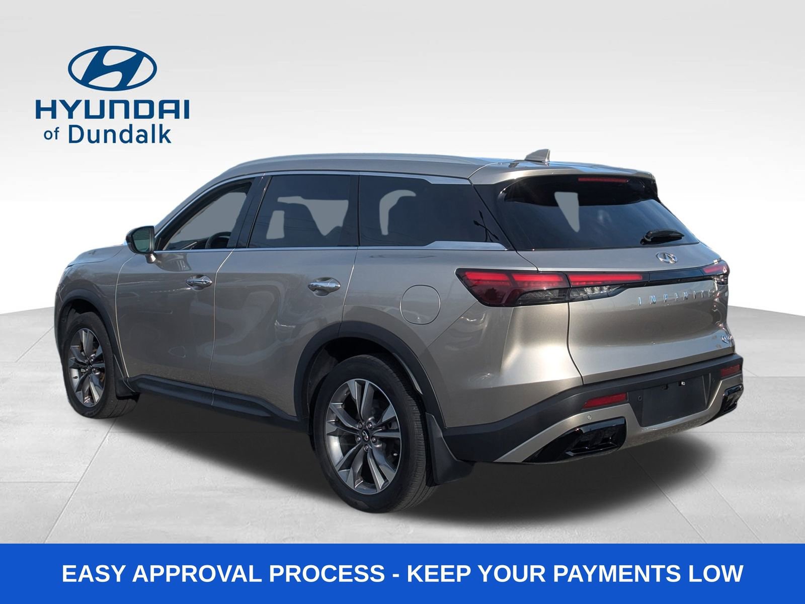 Used 2023 INFINITI QX60 Luxe w/ Performance Audio Package image 3