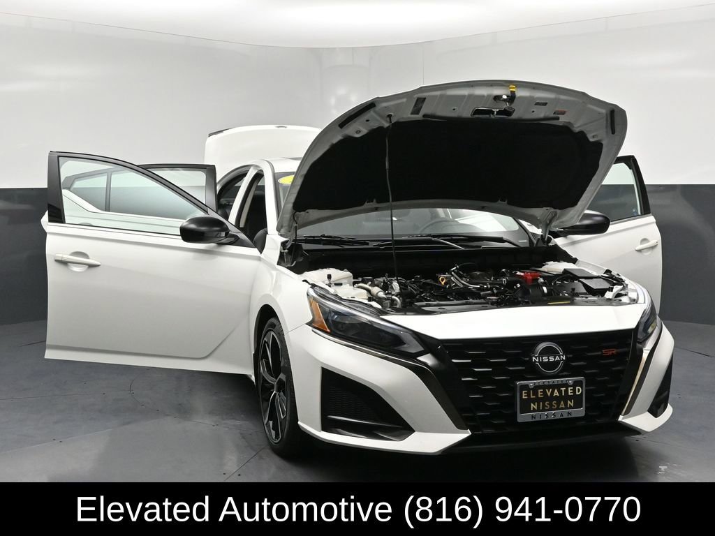 Used 2023 Nissan Altima 2.5 SR w/ SR Premium Package image 36