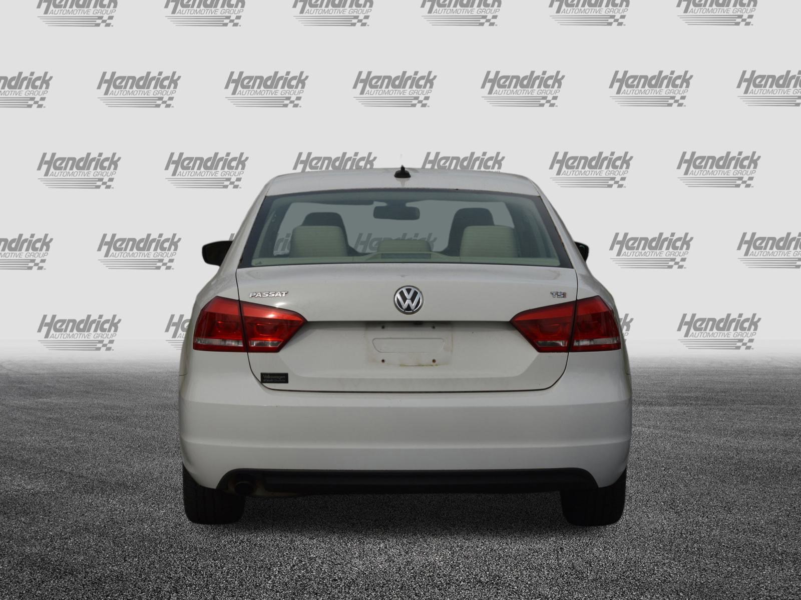 Used 2015 Volkswagen Passat 1.8T Limited Edition image 9