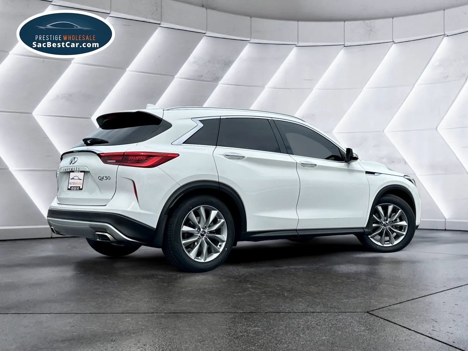 Used 2019 INFINITI QX50 Luxe w/ Navigation Package image 8