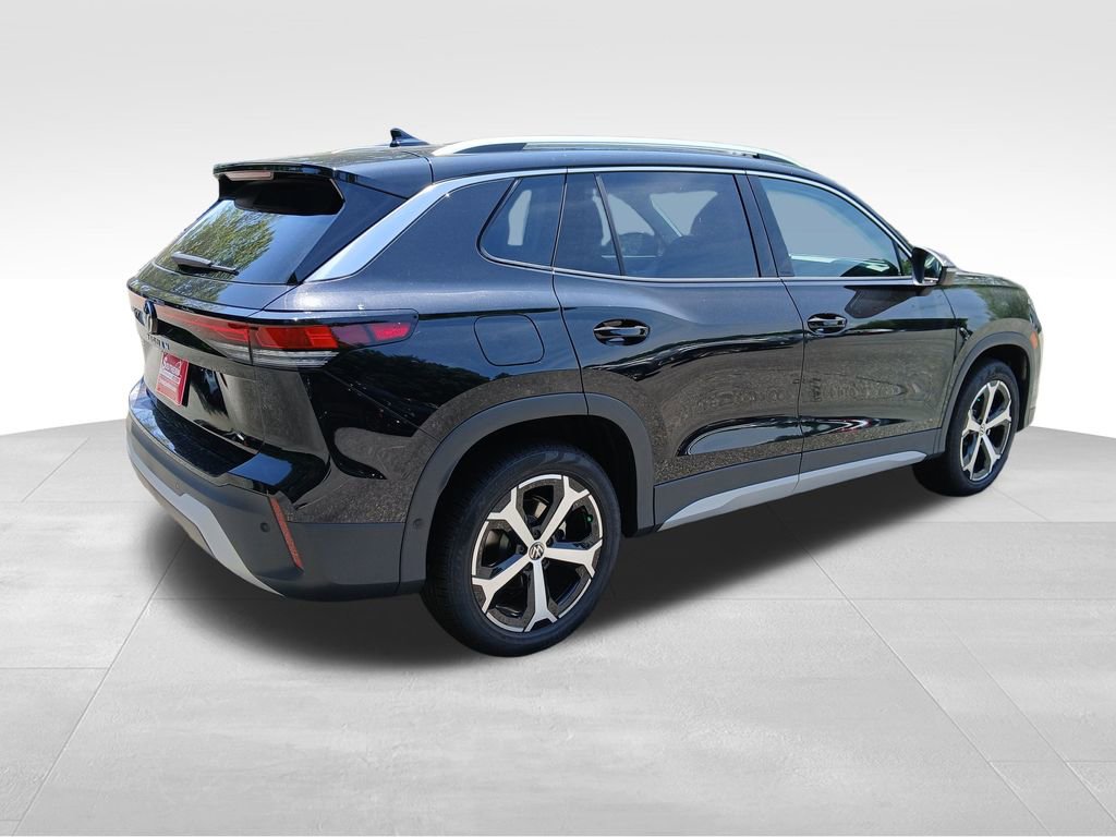 Used 2025 Volkswagen Tiguan SE image 5