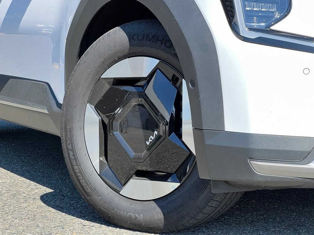 Certified 2026 Kia EV9 Wind AWD/4WD image 2