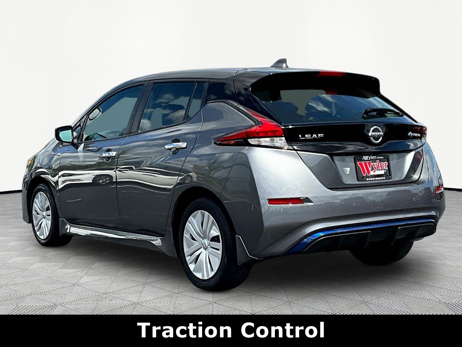 Used 2022 Nissan Leaf S FWD image 4