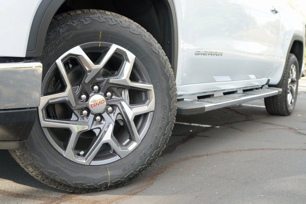 New 2026 GMC Sierra 1500 SLT image 3
