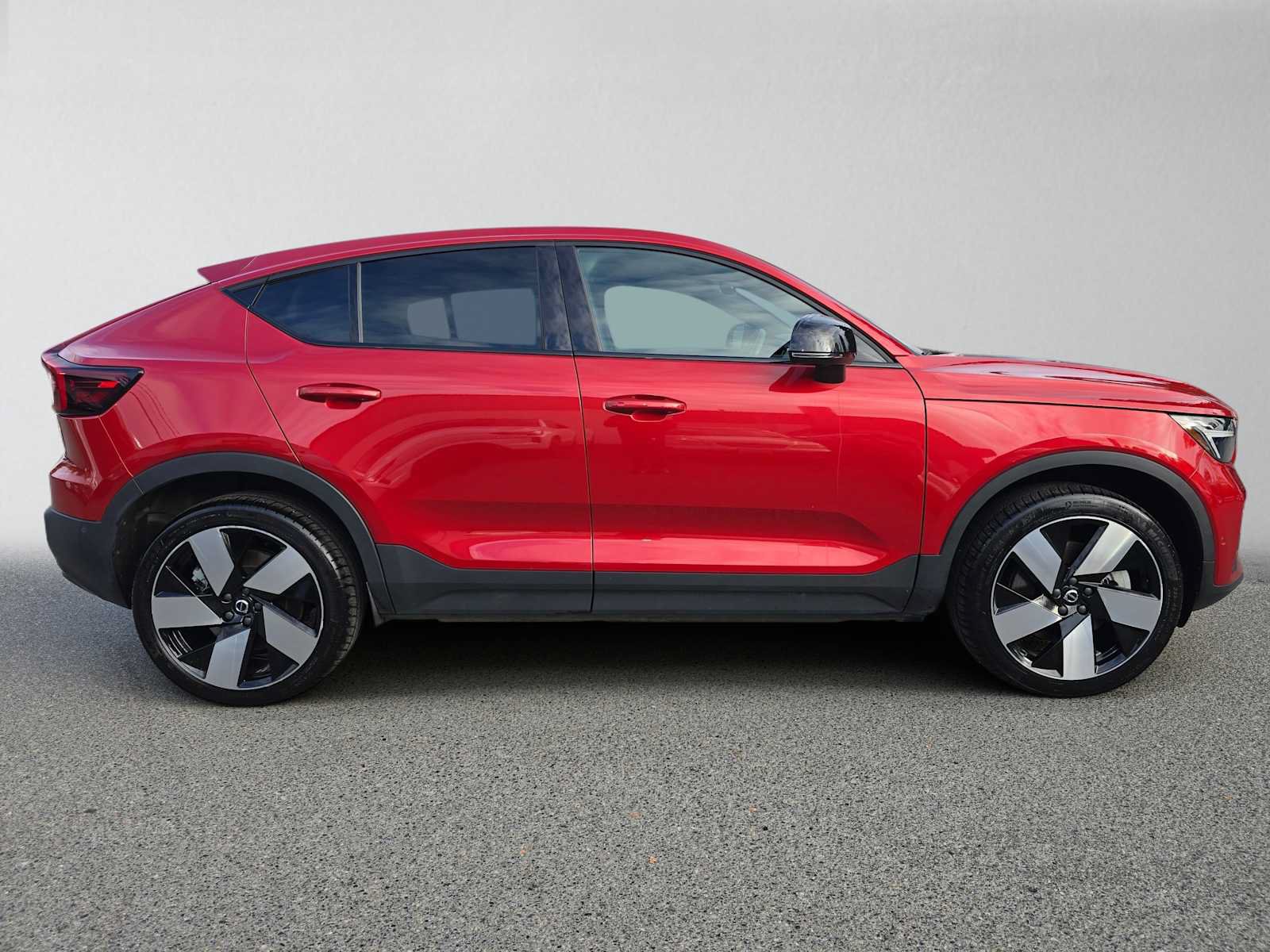 Certified 2023 Volvo C40 P8 Recharge Plus w/ Climate Package AWD/4WD image 3