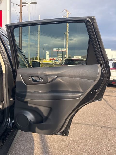 Certified 2020 Nissan Rogue SV image 17