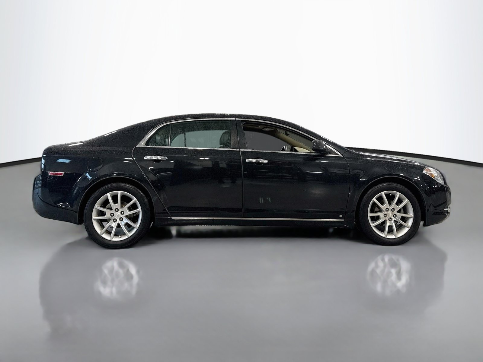 Used 2009 Chevrolet Malibu LTZ FWD image 8