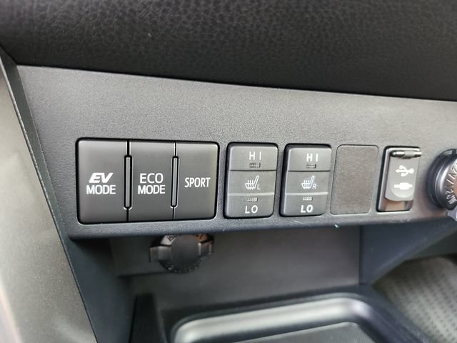 Used 2017 Toyota RAV4 Limited AWD/4WD image 28