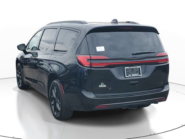 New 2026 Chrysler Pacifica Limited w/ S Appearance Package AWD/4WD image 3