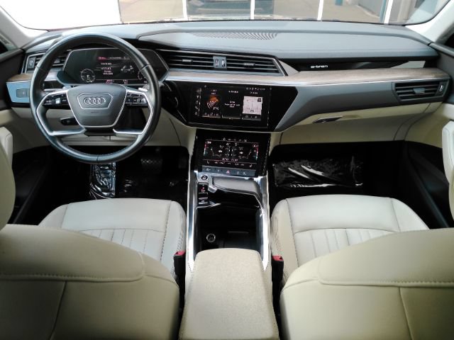 Used 2021 Audi e-tron Premium AWD/4WD image 2