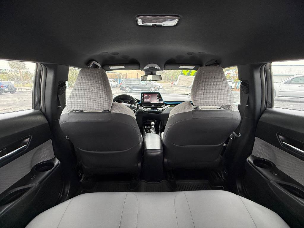 Used 2019 Toyota C-HR XLE FWD image 18