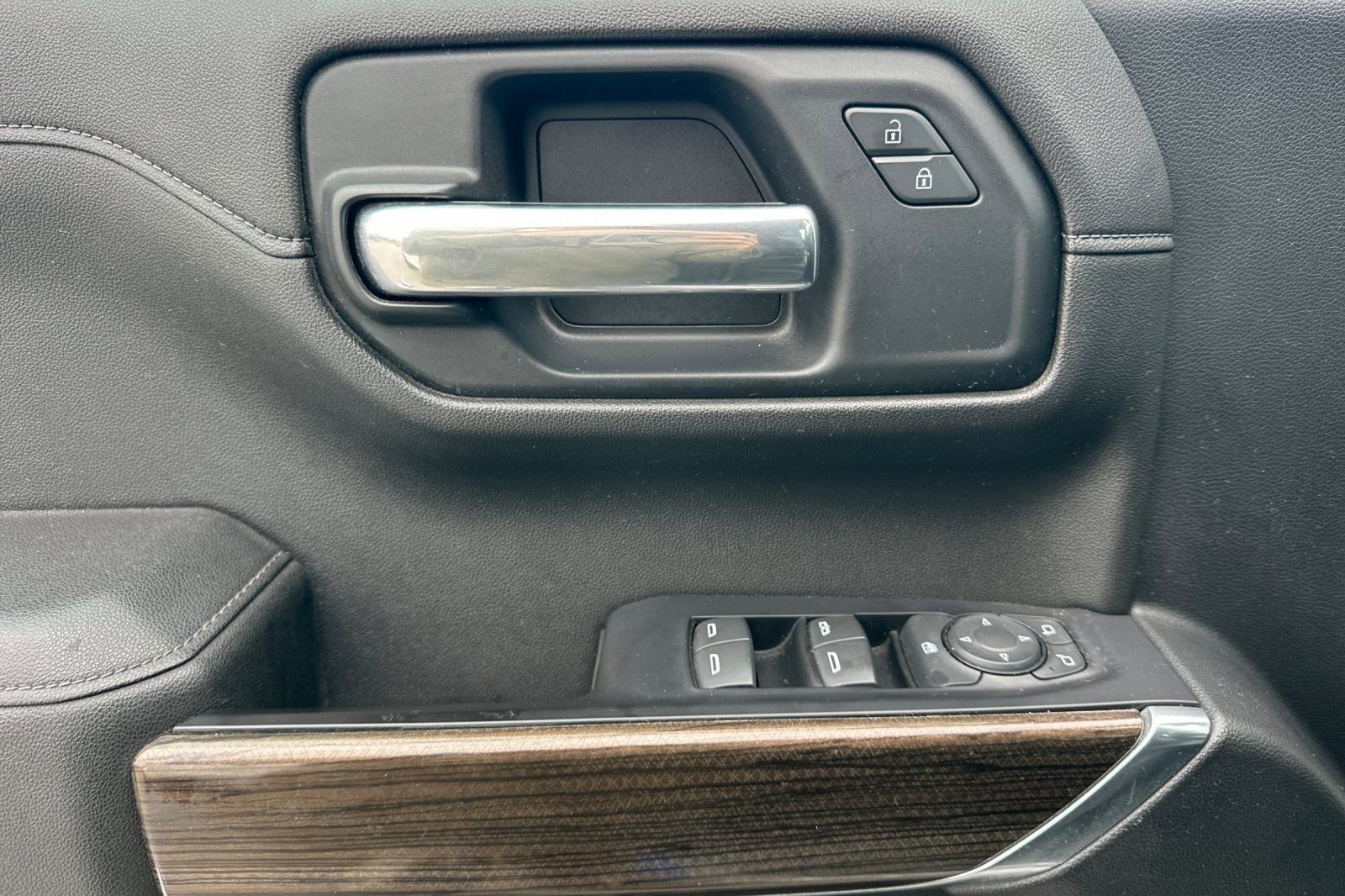 Used 2019 Chevrolet Silverado 1500 LT Trail Boss image 11