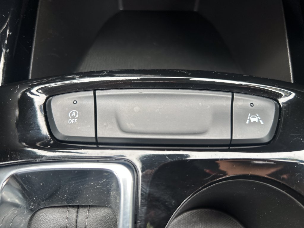 Used 2024 Chevrolet Trax LT w/ LT Convenience Package FWD image 29