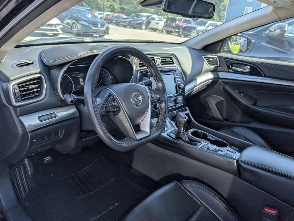 Used 2022 Nissan Maxima SV w/ Floor Mat Group FWD image 13