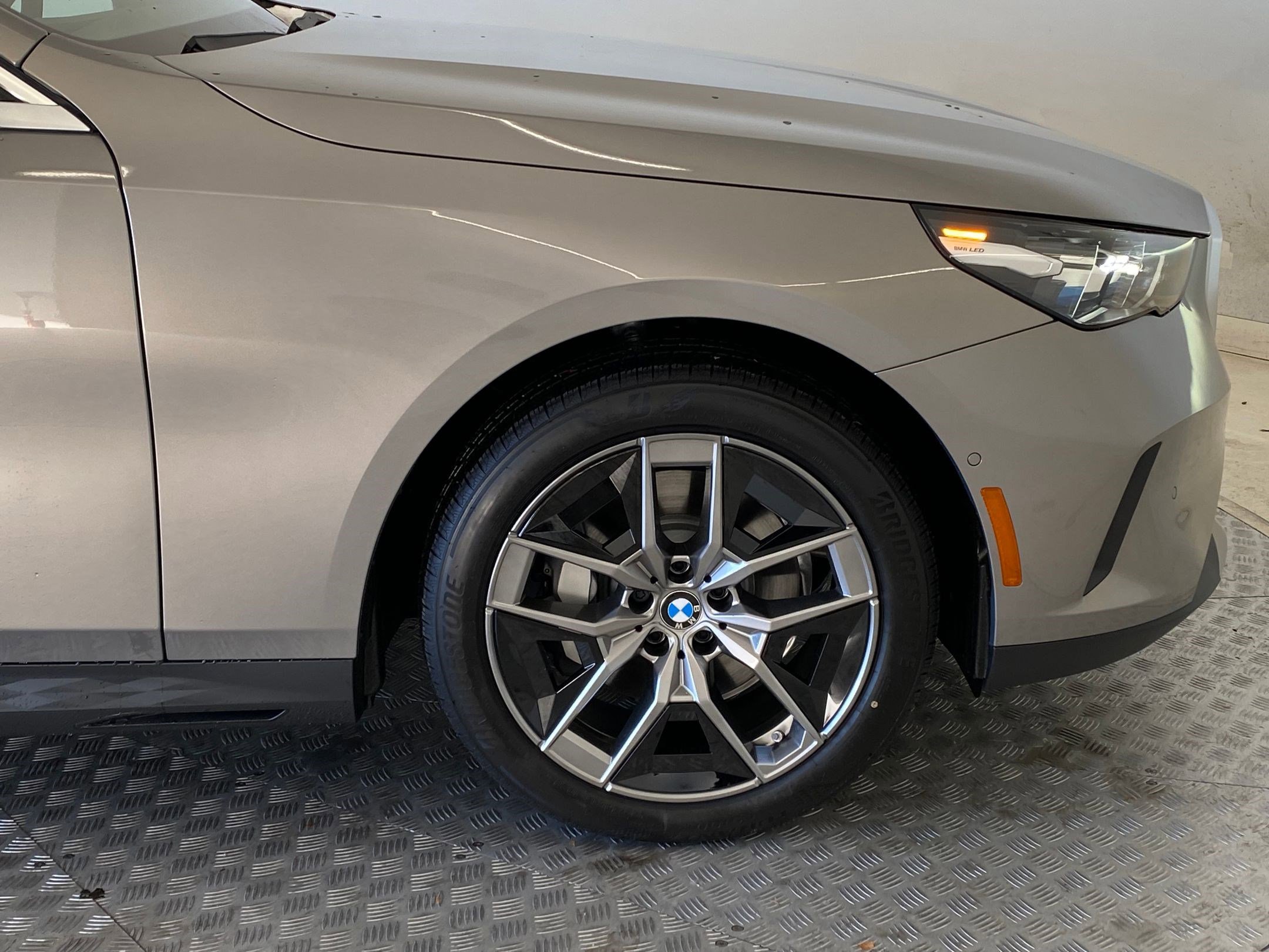 New 2026 BMW 530i xDrive w/ Premium Package image 10