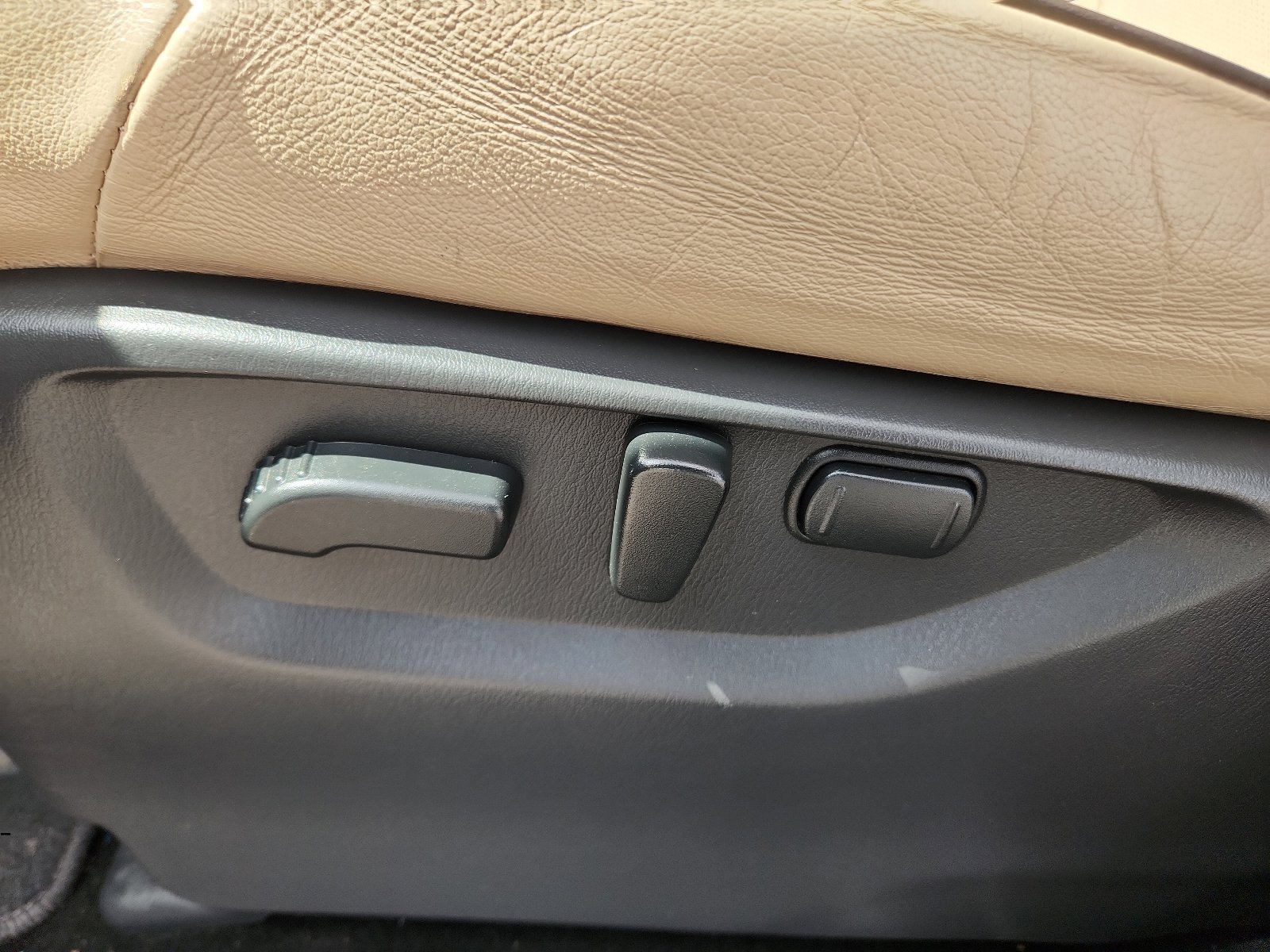 Used 2023 Nissan Armada SL w/ Captain's Chairs Package RWD image 12