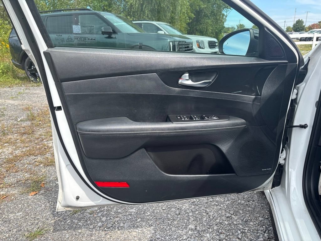 Used 2022 Kia Forte GT-Line w/ GT-Line Premium Package FWD image 17