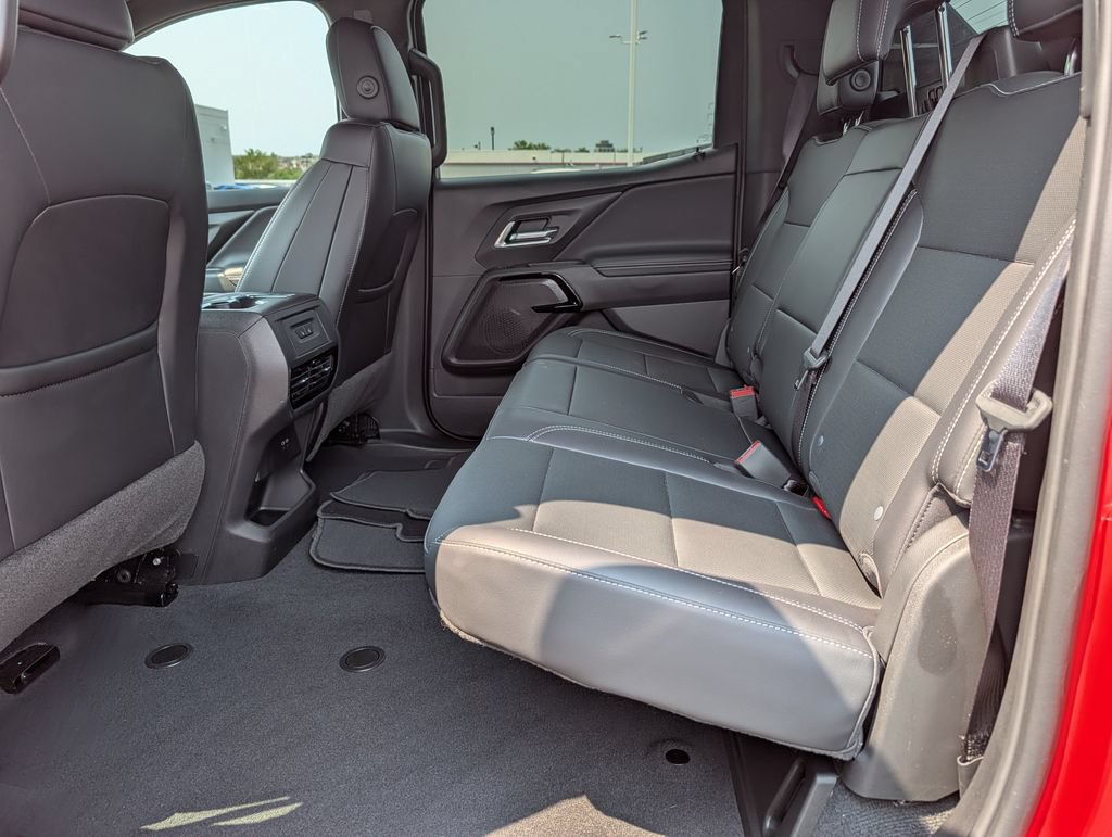 Used 2025 Chevrolet Silverado EV LT AWD/4WD image 16