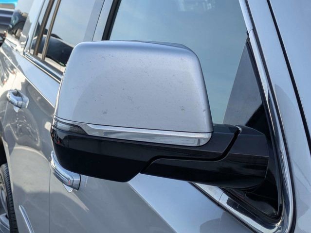 Used 2018 Cadillac Escalade Premium Luxury AWD/4WD image 11