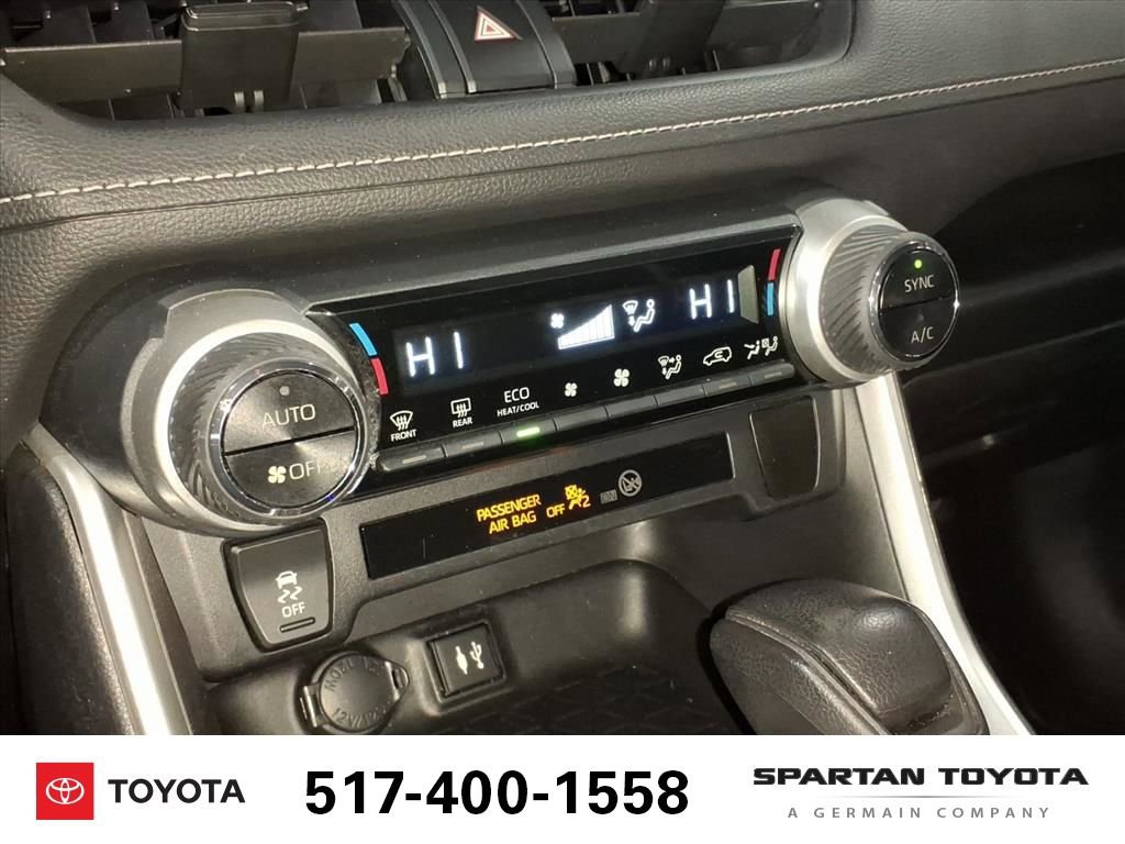 Used 2019 Toyota RAV4 LE w/ Carpet Mat Package image 20