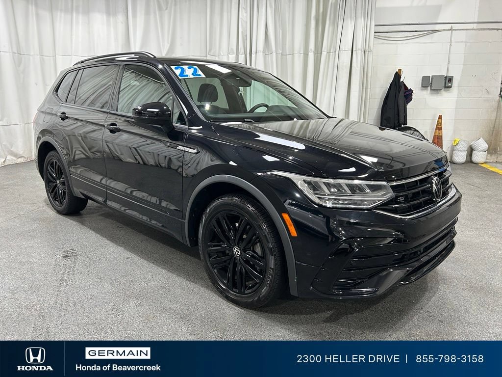 Used 2022 Volkswagen Tiguan SE R-Line FWD image 2